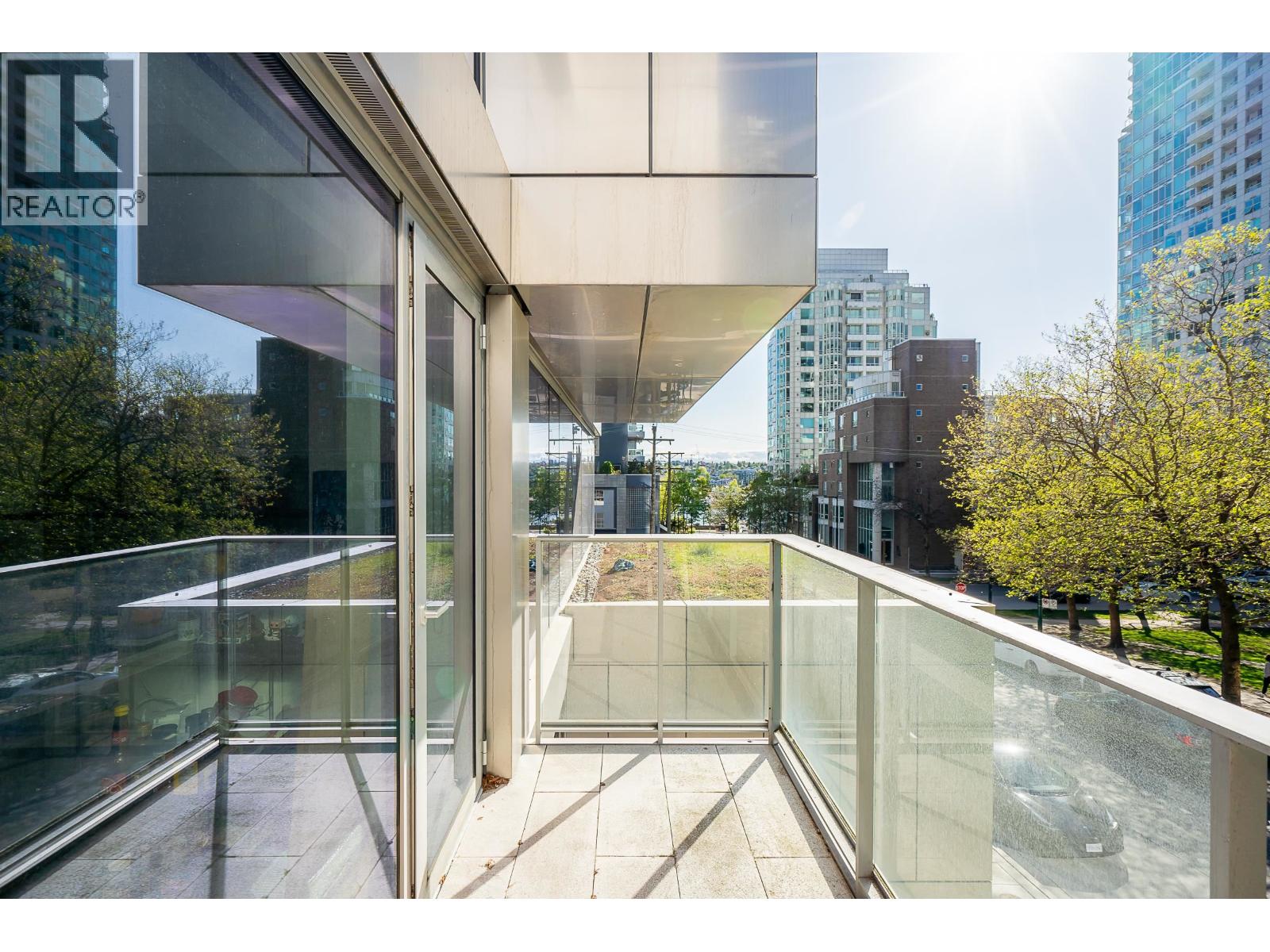 301 1480 Howe Street, Vancouver, British Columbia  V6Z 0G5 - Photo 4 - R3009847