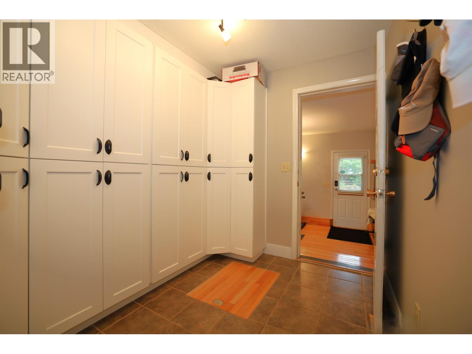 6318 Picadilly Place, Sechelt, British Columbia V0N 3A0 - Photo 15 - R3038261