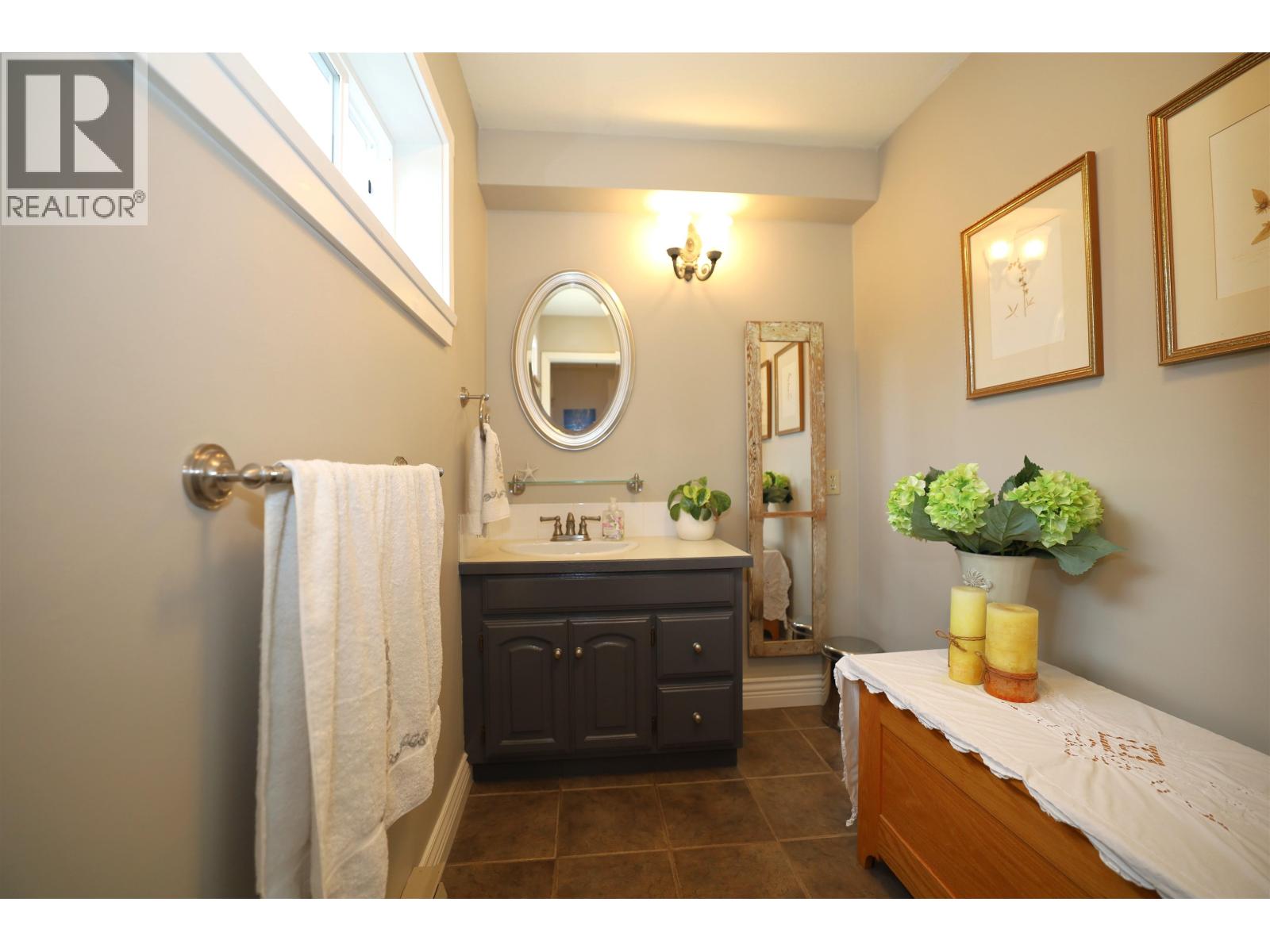 6318 Picadilly Place, Sechelt, British Columbia V0N 3A0 - Photo 25 - R3038261