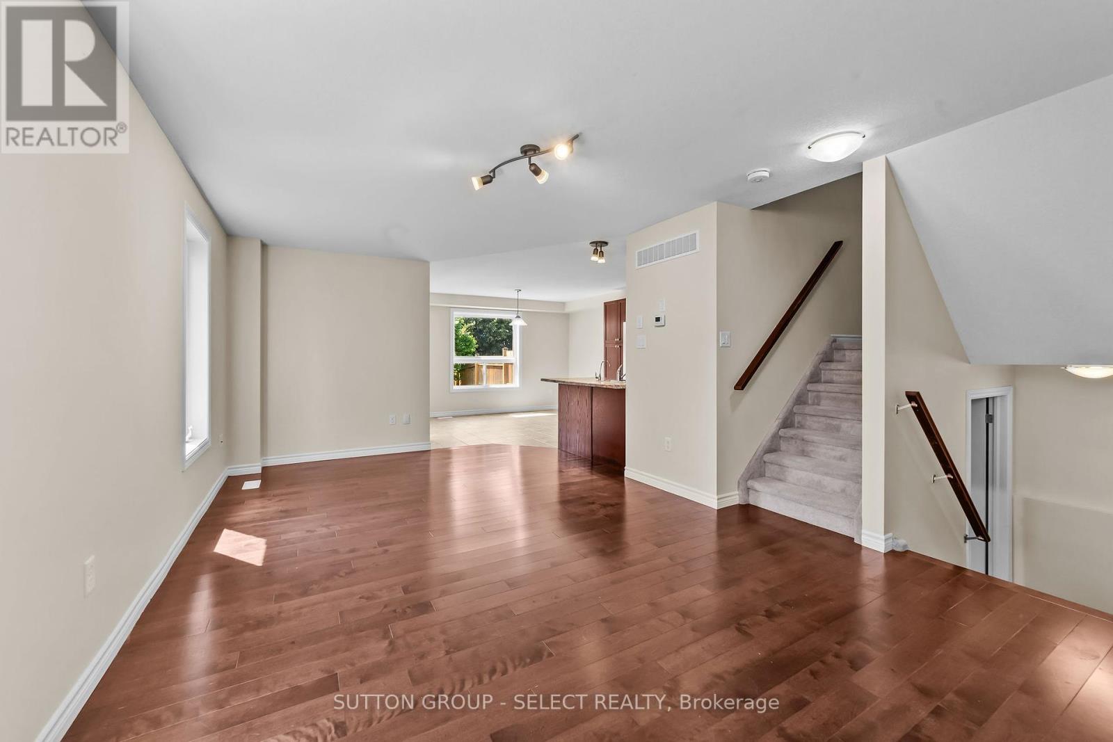 953 Silverfox Crescent, London North (North S), Ontario  N6G 5B6 - Photo 15 - X12324017