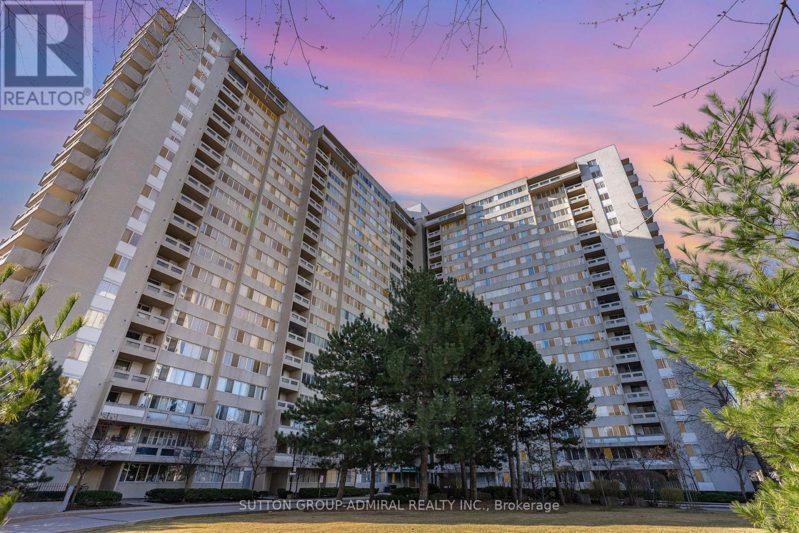 1513 - 3590 Kaneff Crescent, Mississauga, Ontario  L5A 3Y5 - Photo 1 - W12351497