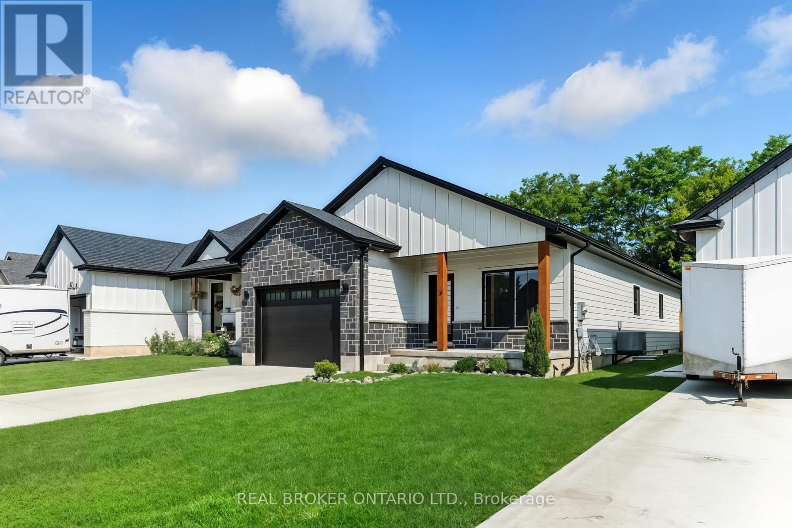 7 Macneil Court, Bayham, Ontario  N0J 1T0 - Photo 5 - X12351514
