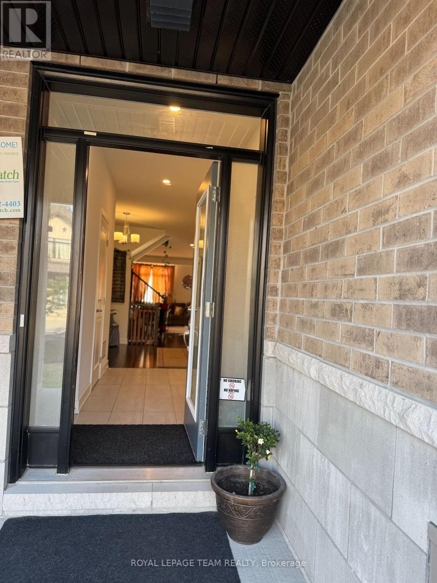 Property at 229 ZINNIA WAY image 4