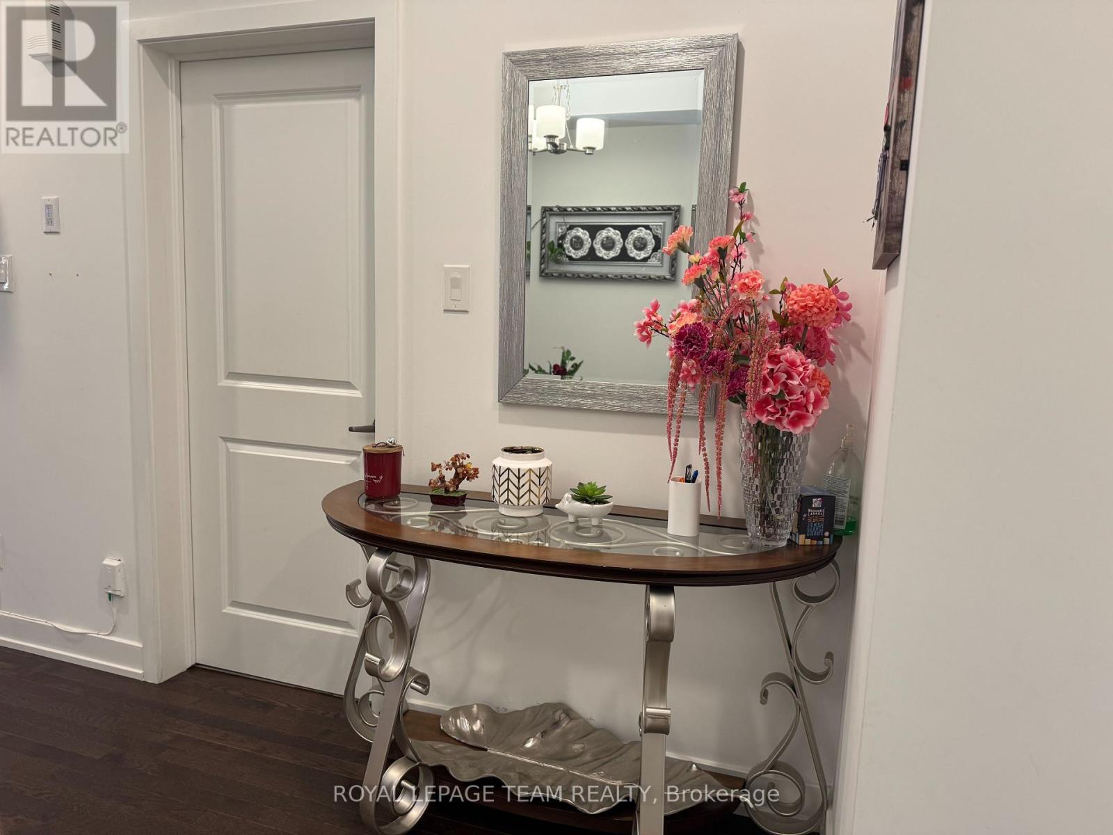 Property at 229 ZINNIA WAY image 5