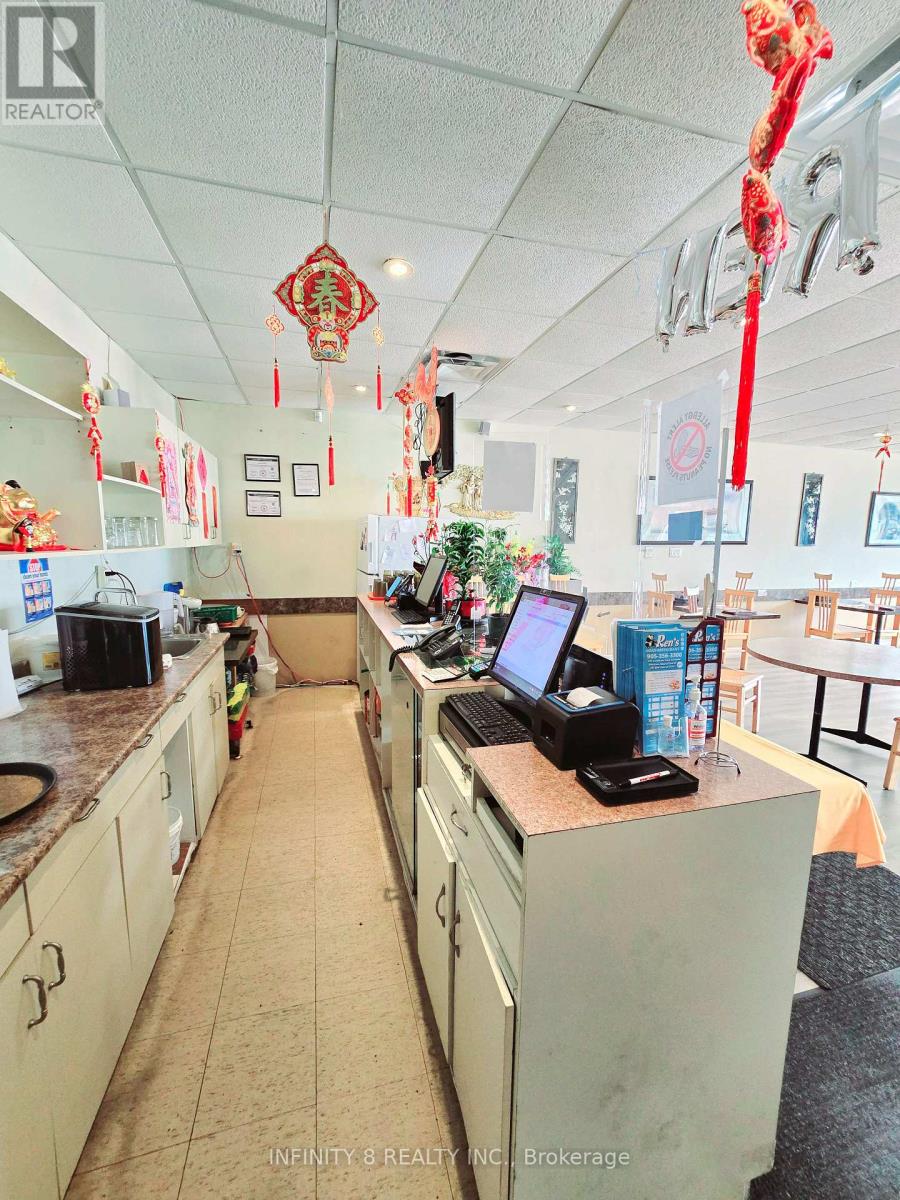4497 Drummond Road, Niagara Falls, Ontario  L2E 6C5 - Photo 11 - X12351557