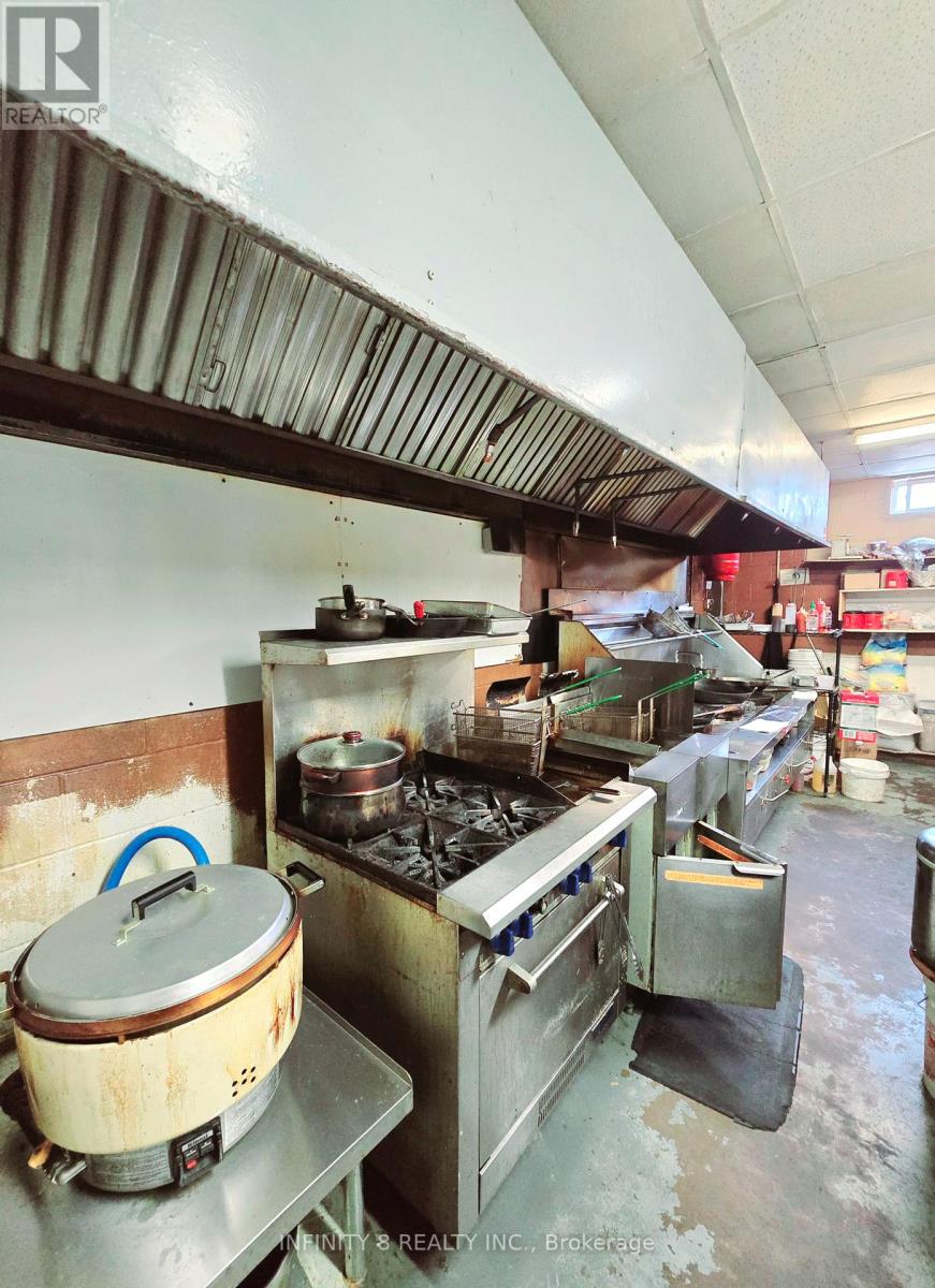 4497 Drummond Road, Niagara Falls, Ontario  L2E 6C5 - Photo 14 - X12351557