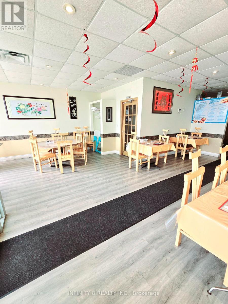 4497 Drummond Road, Niagara Falls, Ontario  L2E 6C5 - Photo 8 - X12351557