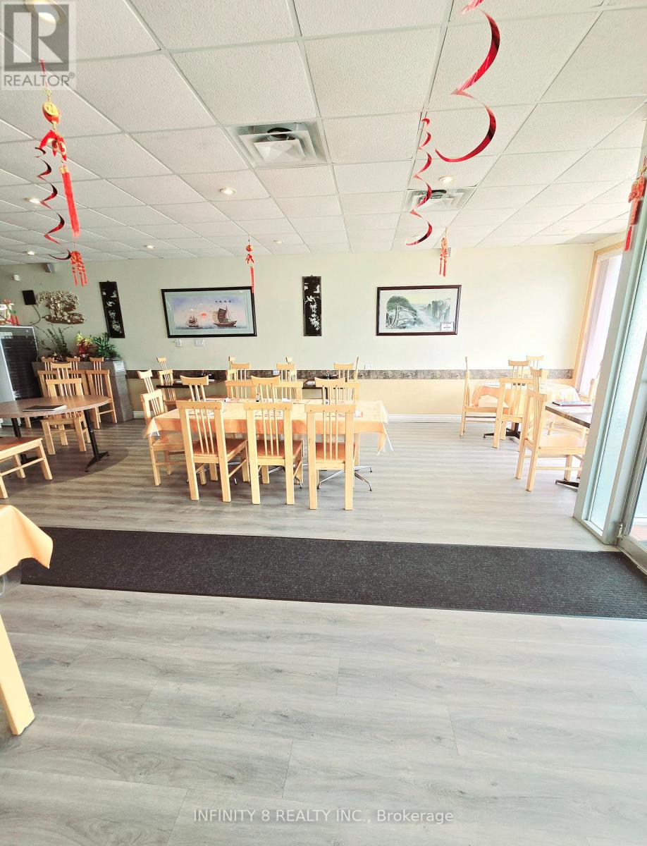 4497 Drummond Road, Niagara Falls, Ontario  L2E 6C5 - Photo 9 - X12351557