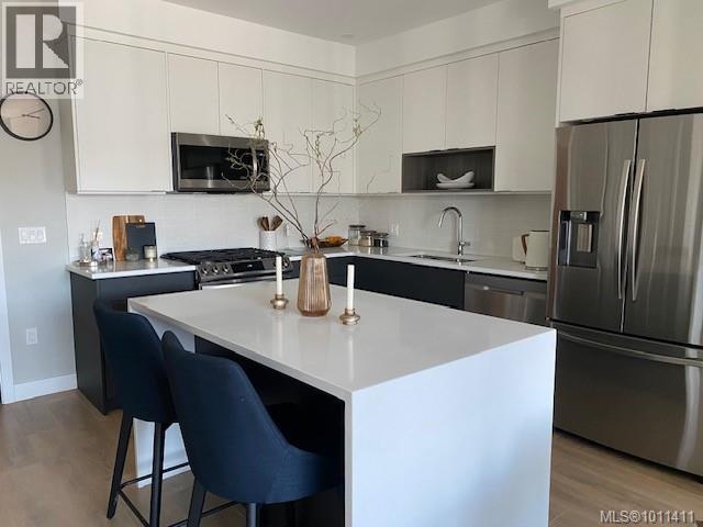 402 967 Whirlaway Cres, Langford, British Columbia V9B 6W6 - Photo 2 - 1011411