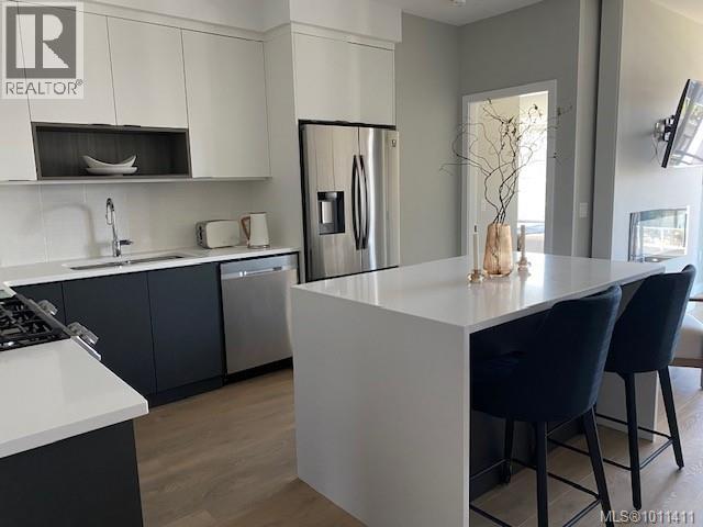 402 967 Whirlaway Cres, Langford, British Columbia V9B 6W6 - Photo 4 - 1011411