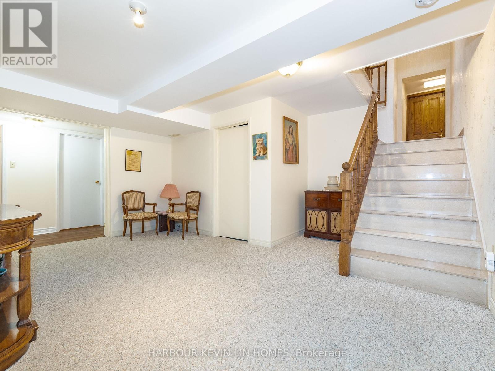 101 Leyburn Avenue, Richmond Hill, Ontario  L4C 0J6 - Photo 34 - N12348843