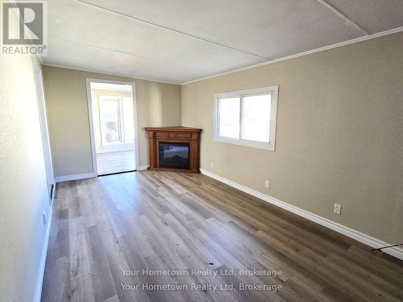 483 Spruce Street, Centre Wellington, Ontario  N1M 2W5 - Photo 4 - X12351526