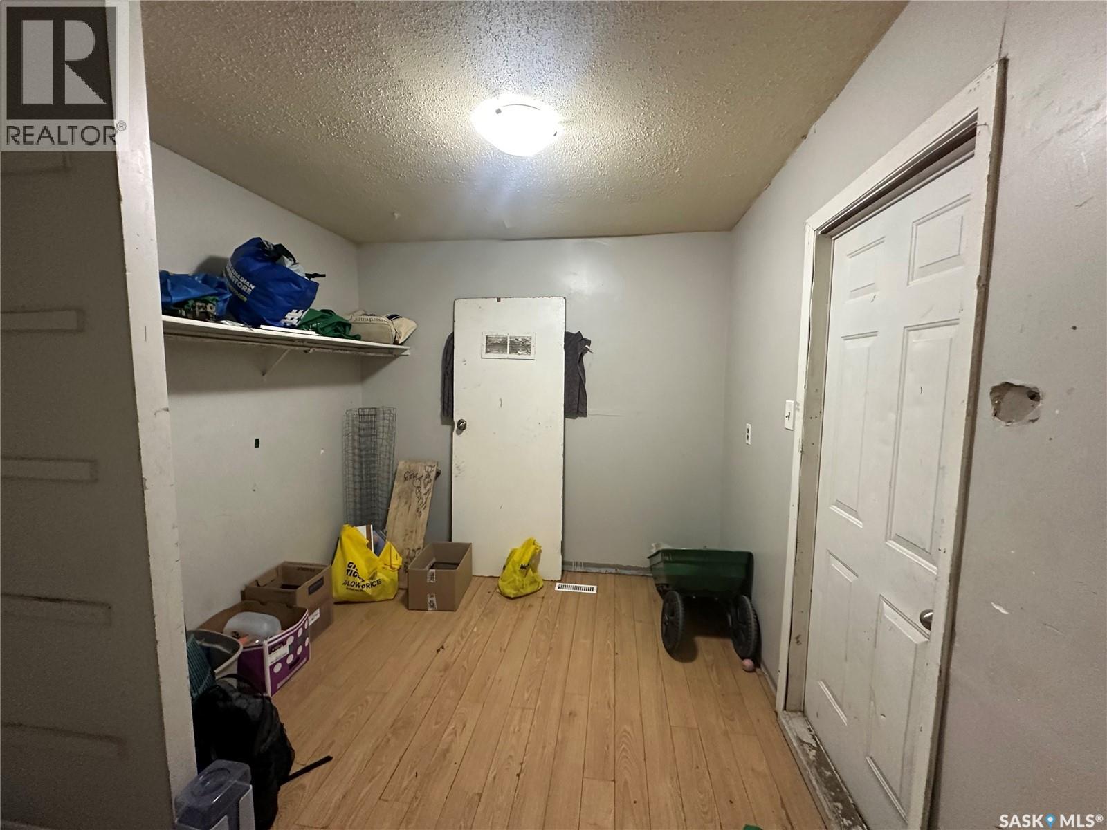 720 Cameron Street, Regina, Saskatchewan  S4T 2S1 - Photo 3 - SK015961