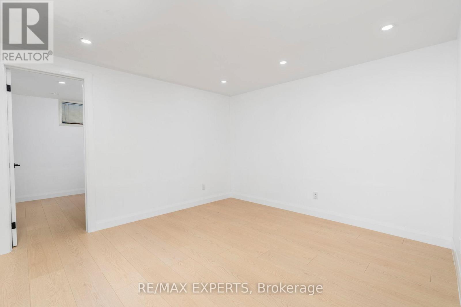 5 Paragon Road, Toronto, Ontario  M9R 1J6 - Photo 17 - W12351559