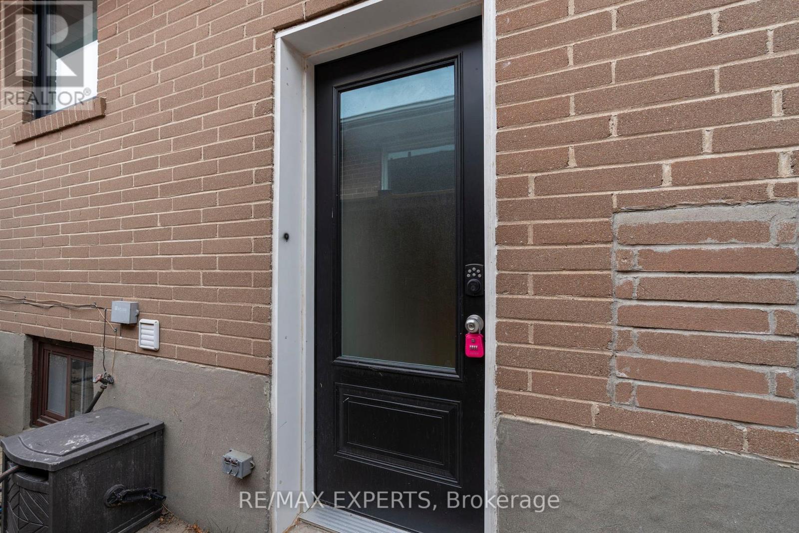 5 Paragon Road, Toronto, Ontario  M9R 1J6 - Photo 2 - W12351559