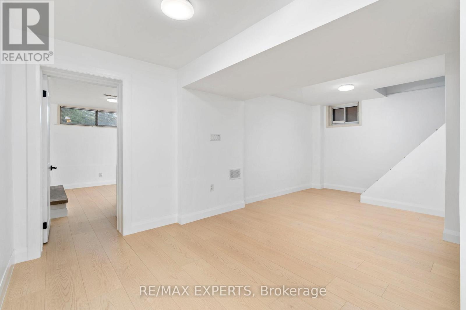 5 Paragon Road, Toronto, Ontario  M9R 1J6 - Photo 5 - W12351559
