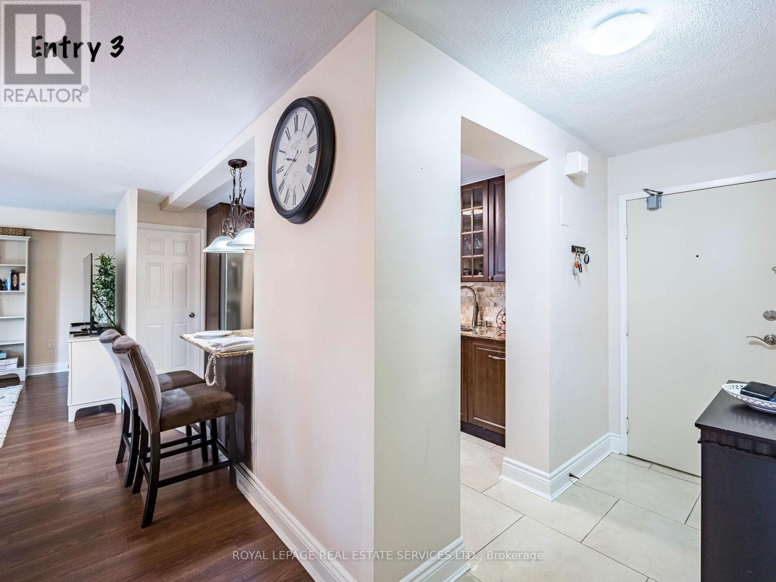 203 - 1300 Mississauga Valley Boulevard, Mississauga, Ontario L5A 3S8 - Photo 7 - W12350226