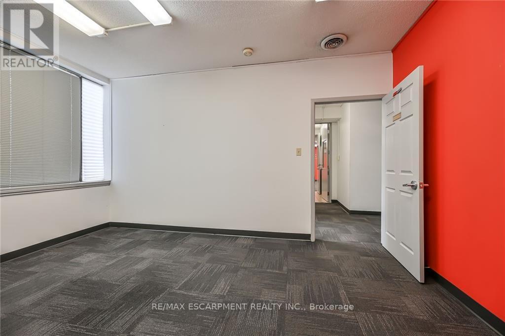 54 Centennial Parkway N, Hamilton, Ontario  L8E 1H6 - Photo 40 - X12351527
