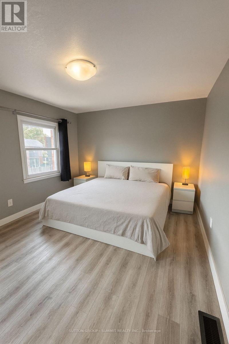 1060 Southdale Road E, London South, Ontario  N6E 1B2 - Photo 6 - X12351537