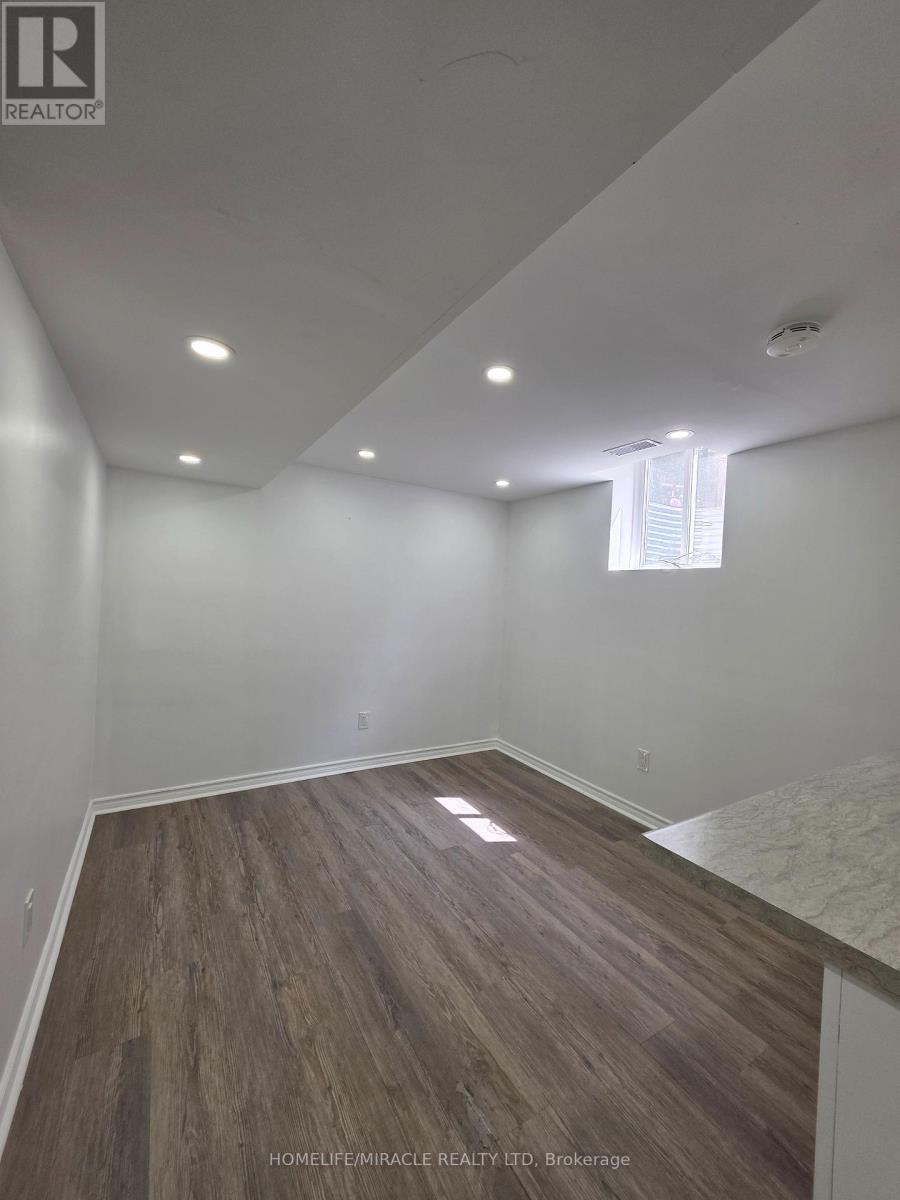 Lower - 25 Judith Crescent, Brampton, Ontario  L6S 3J3 - Photo 5 - W12351517
