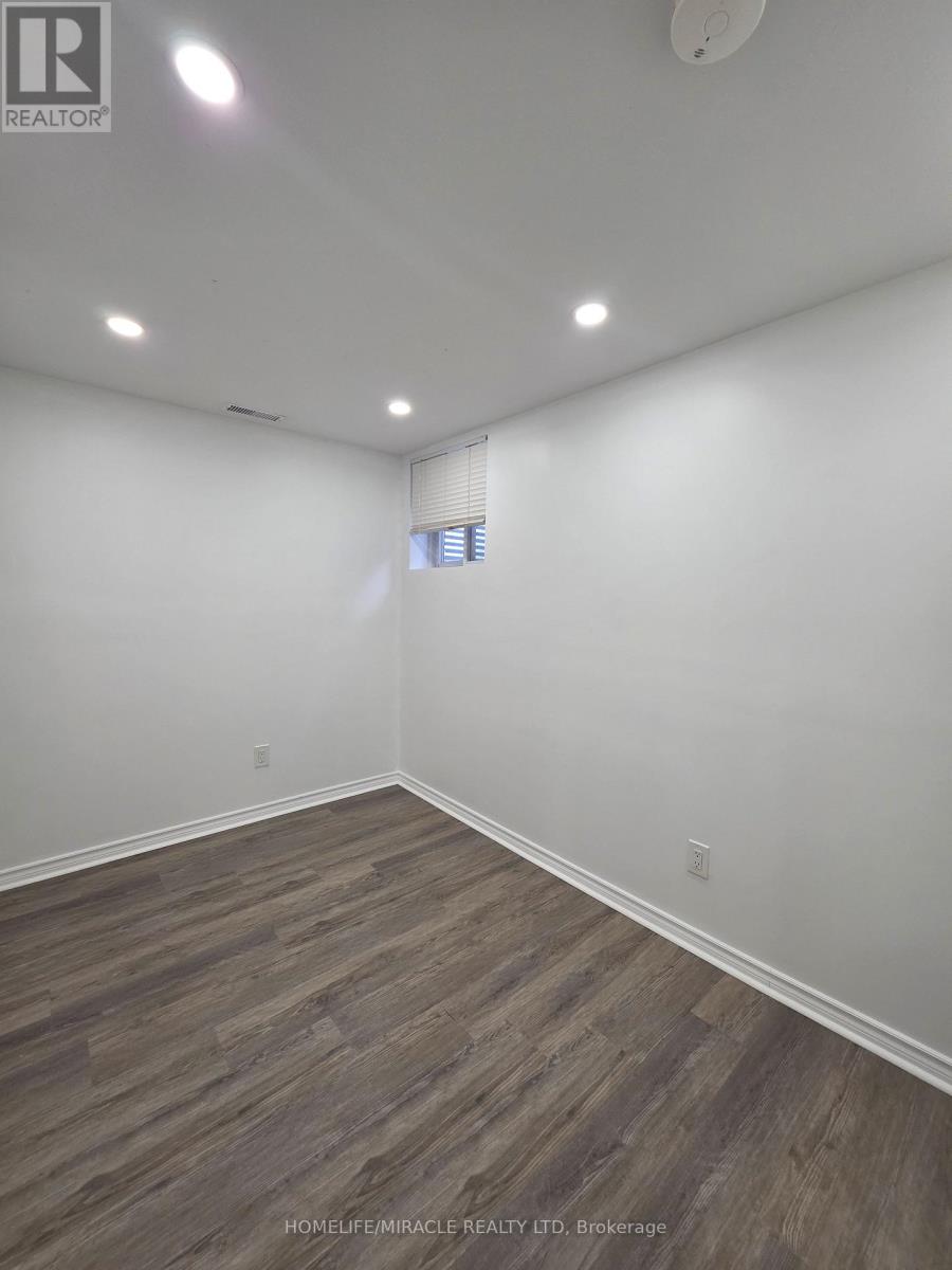 Lower - 25 Judith Crescent, Brampton, Ontario  L6S 3J3 - Photo 7 - W12351517