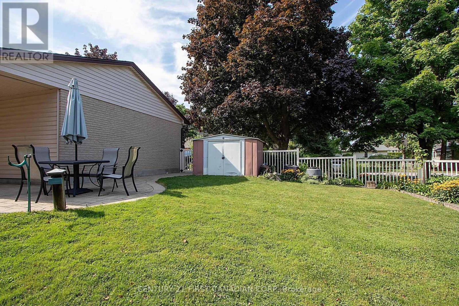 68 Nottinghill Crescent, London South, Ontario  N6K 1R2 - Photo 35 - X12342618