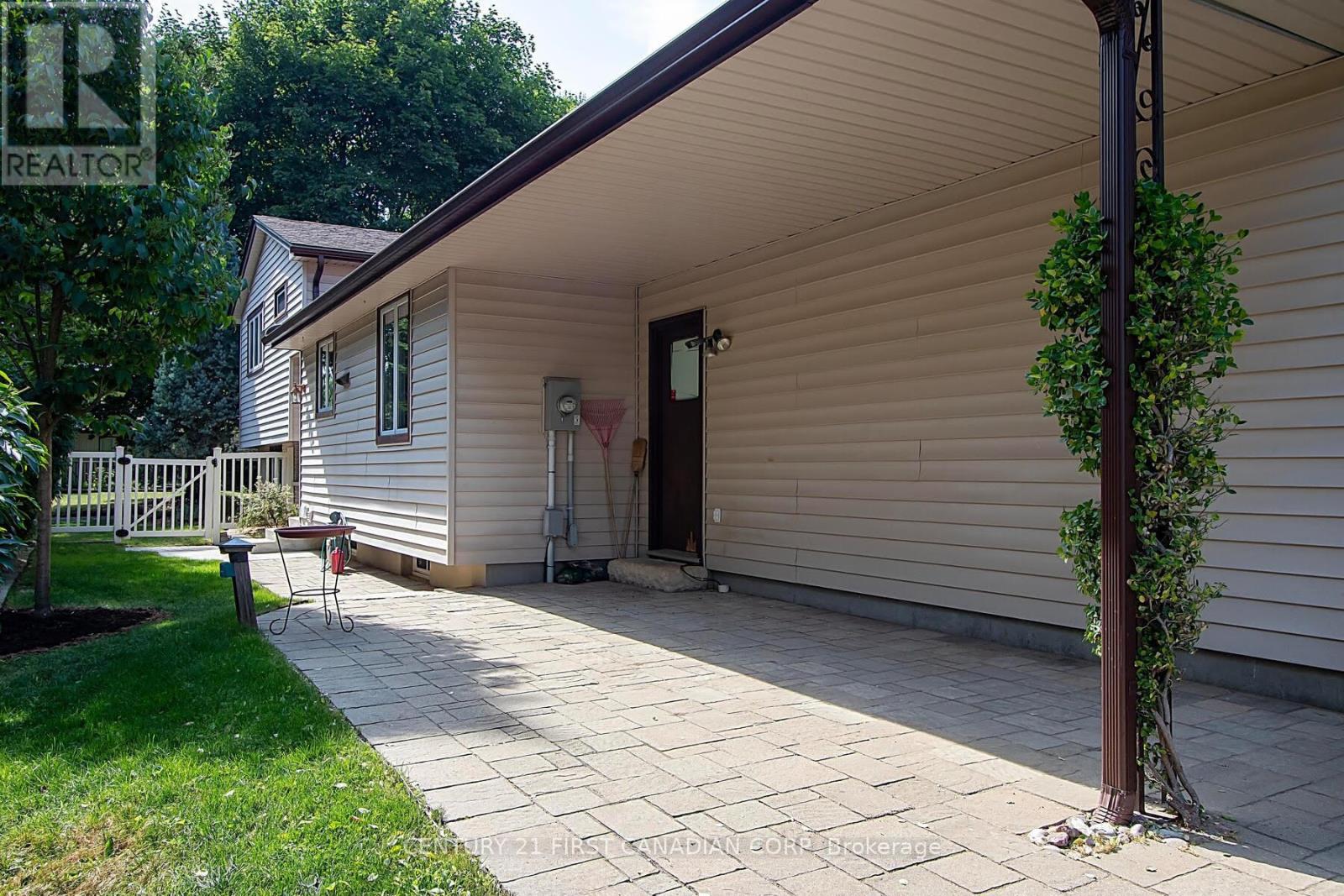 68 Nottinghill Crescent, London South, Ontario  N6K 1R2 - Photo 39 - X12342618