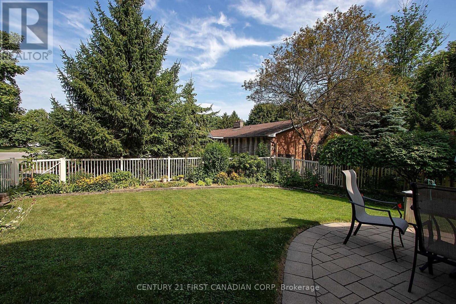 68 Nottinghill Crescent, London South, Ontario  N6K 1R2 - Photo 37 - X12342618