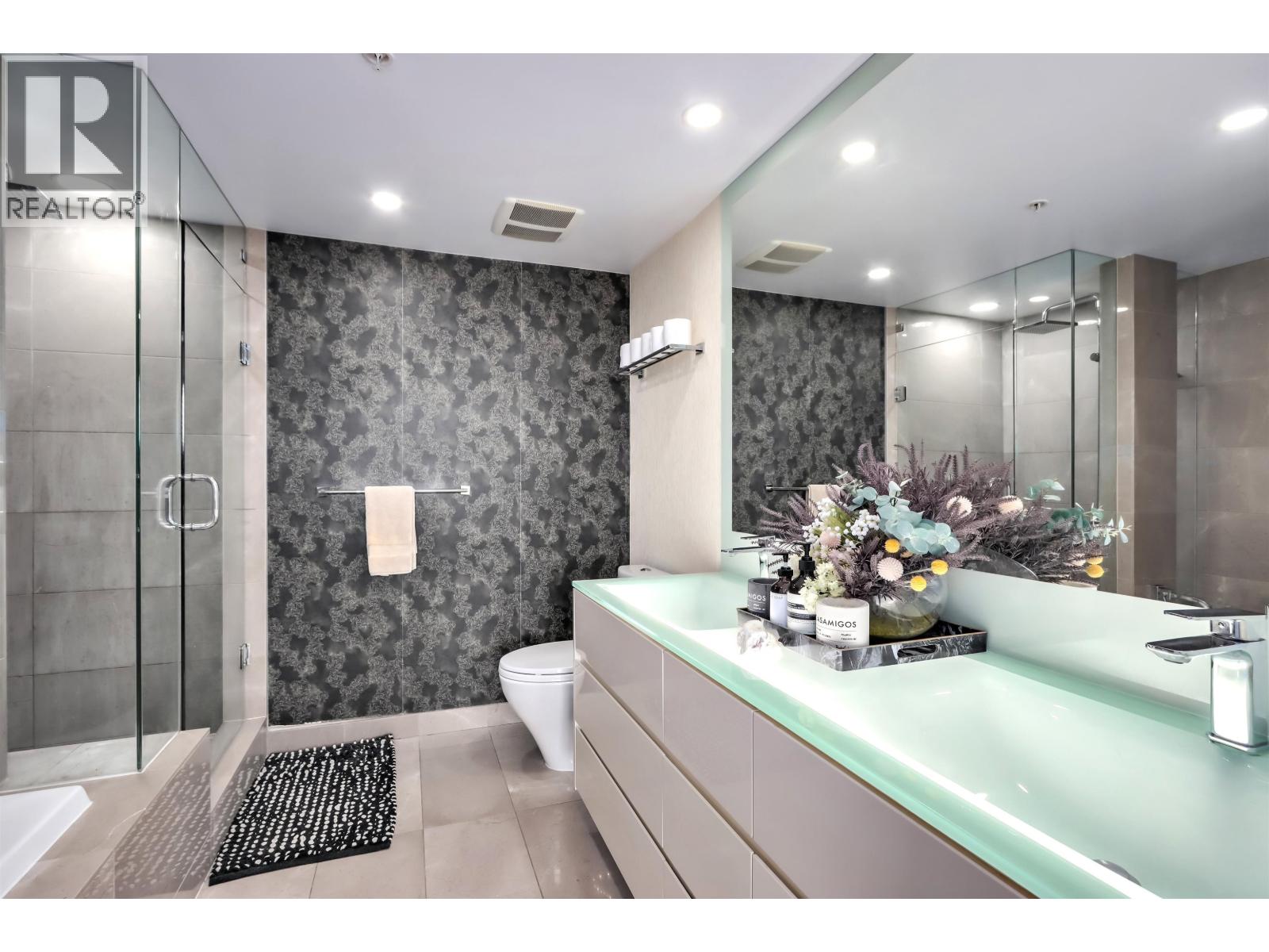 303 8 Smithe Mews, Vancouver, British Columbia  V6B 0A5 - Photo 15 - R3038291