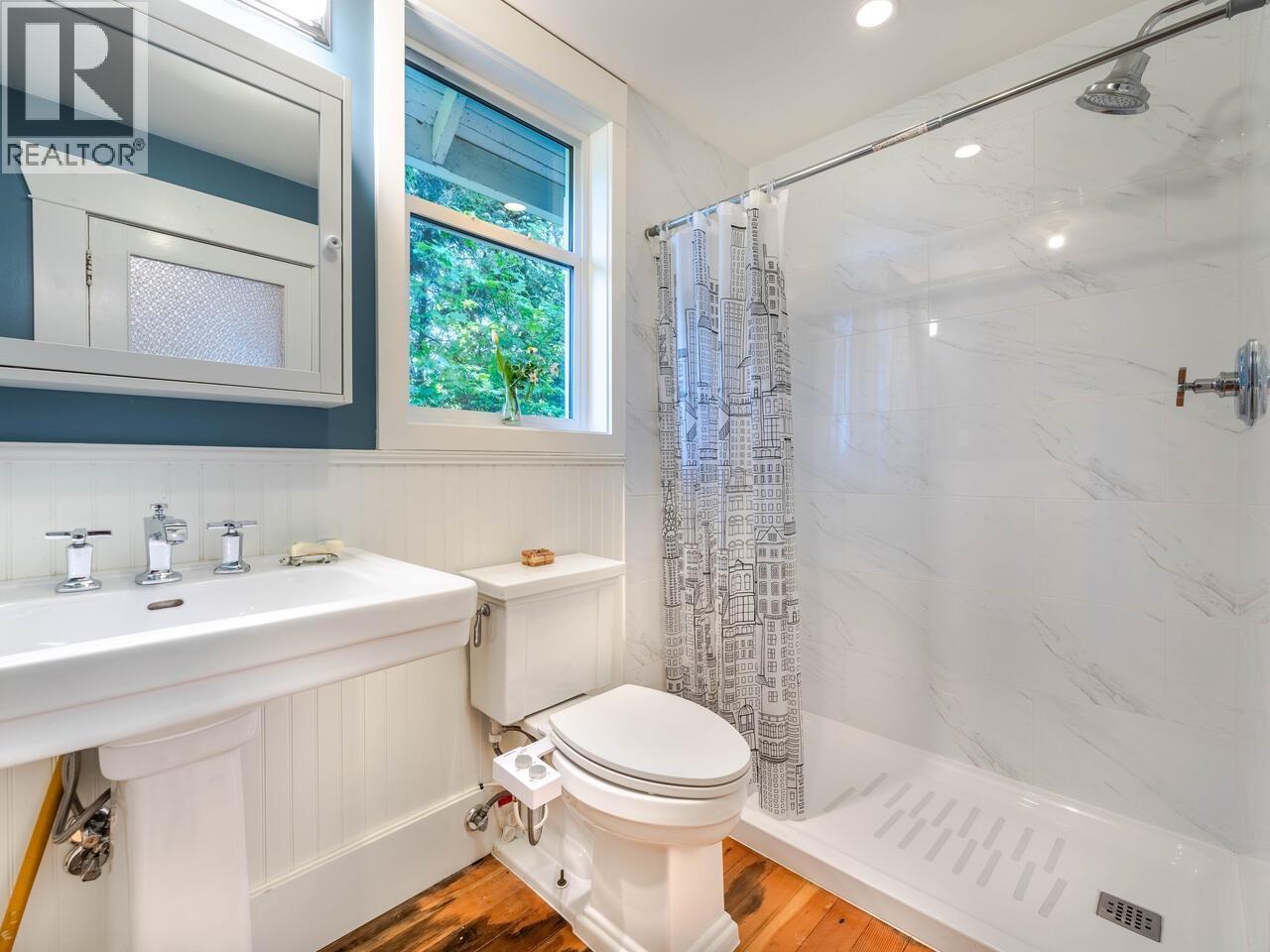 1124 Tenth Avenue, New Westminster, British Columbia  V3M 3H7 - Photo 14 - R3038332