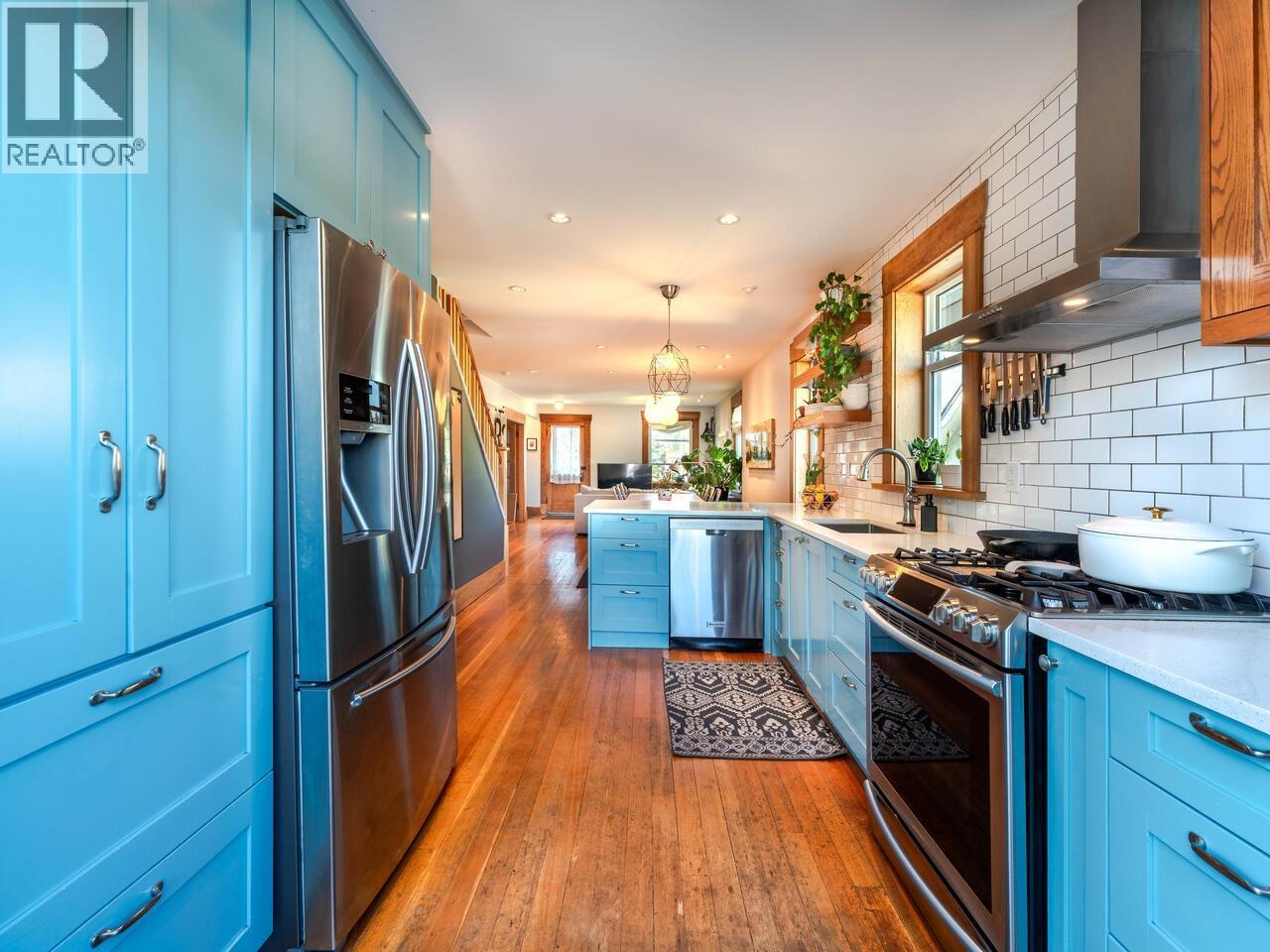 1124 Tenth Avenue, New Westminster, British Columbia  V3M 3H7 - Photo 5 - R3038332