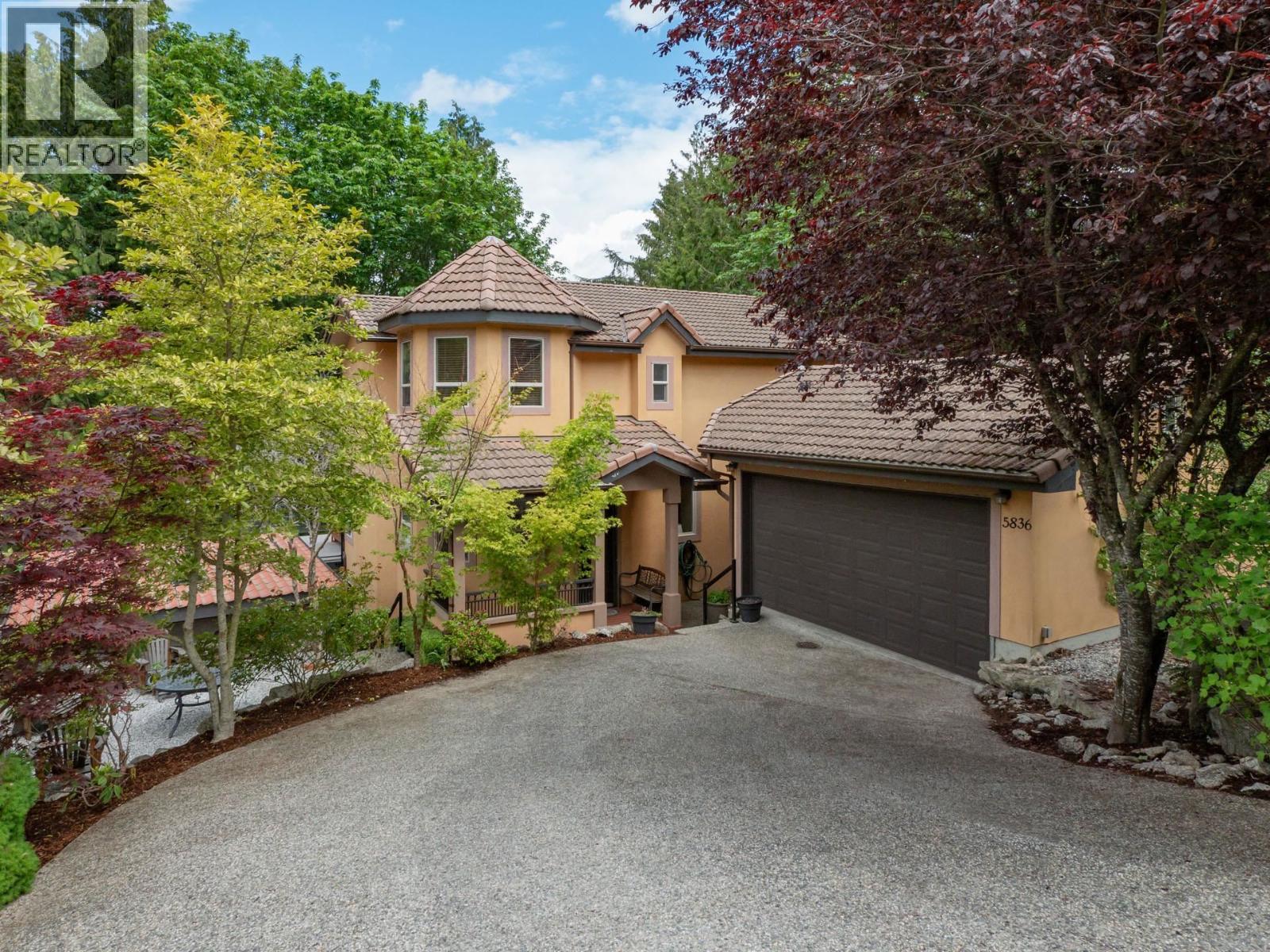 5836 MARINE WAY, Sechelt, British Columbia