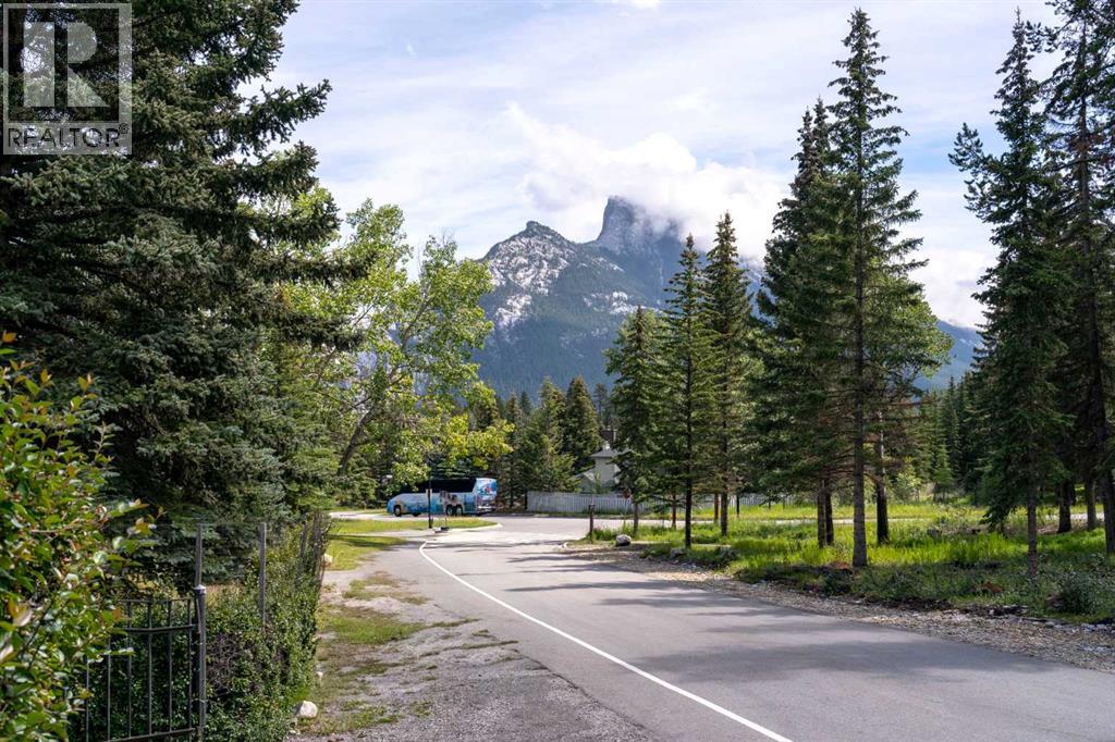 125 Rainbow Avenue, Banff, Alberta  T1L 1A1 - Photo 11 - A2249719