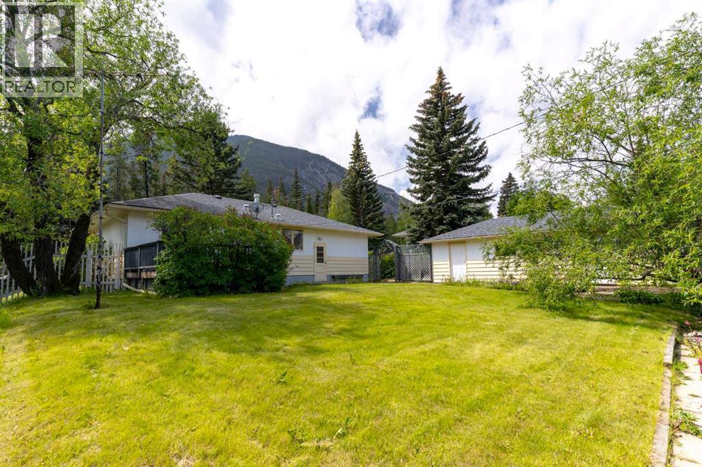 125 Rainbow Avenue, Banff, Alberta  T1L 1A1 - Photo 17 - A2249719