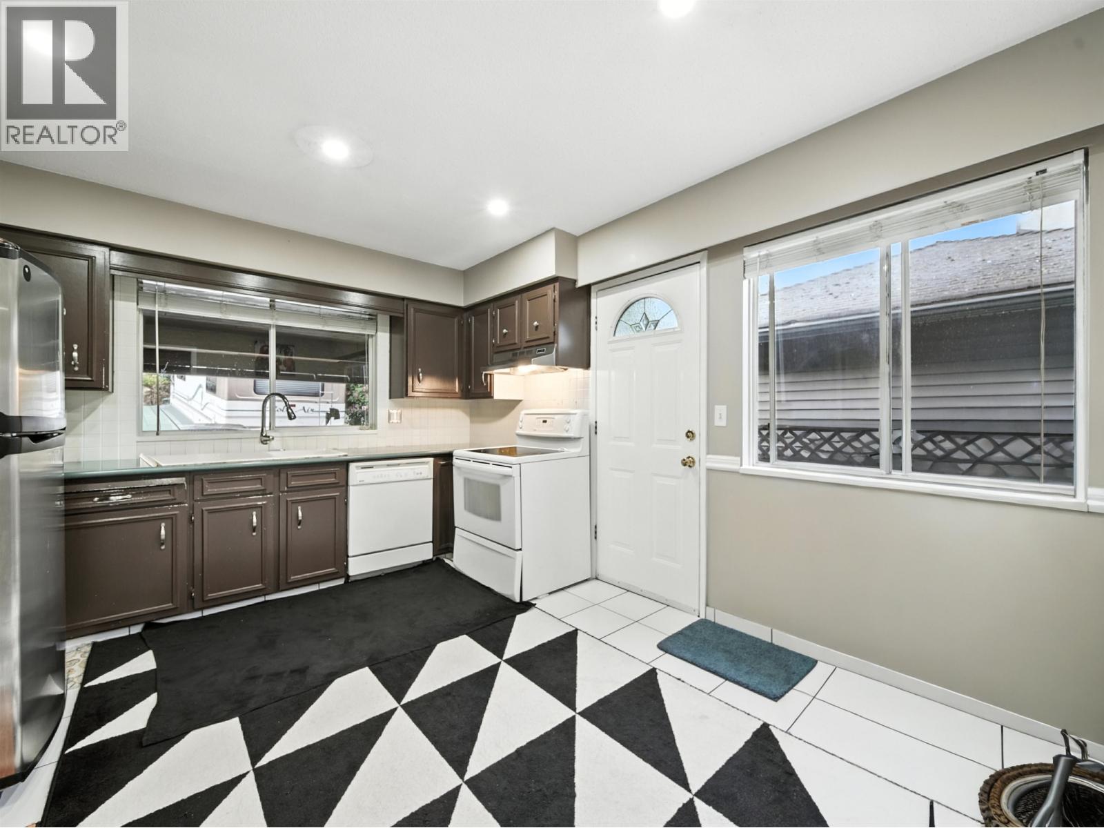 83 Warrick Street, Coquitlam, British Columbia  V3K 5L3 - Photo 15 - R3035078
