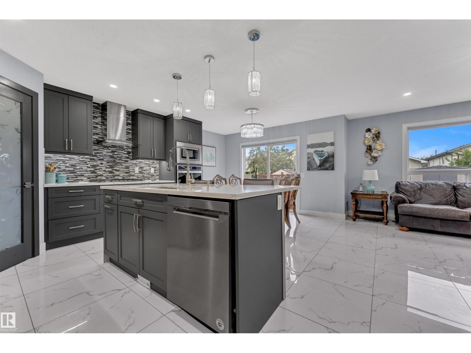 3212 29 Av Nw, Edmonton, Alberta  T6T 1T3 - Photo 6 - E4453584