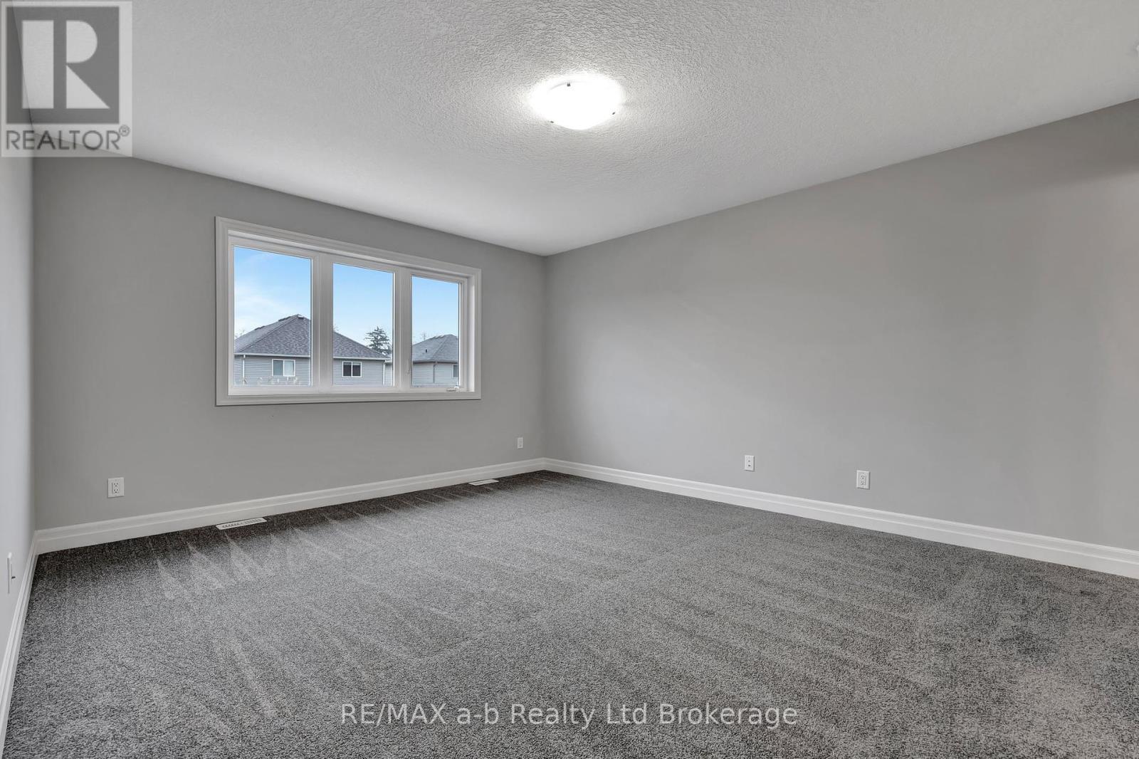 129 Lossing Drive, Norwich, Ontario  N0J 1P0 - Photo 13 - X12351574