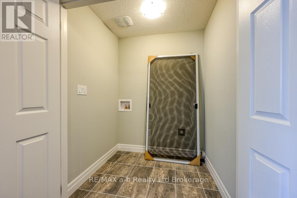 129 Lossing Drive, Norwich, Ontario  N0J 1P0 - Photo 18 - X12351574