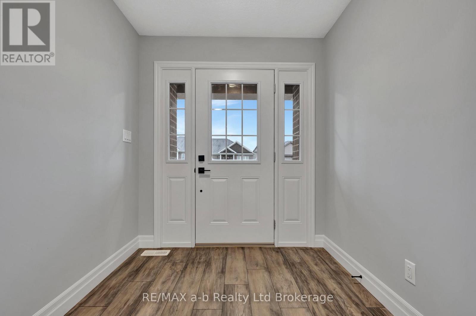 129 Lossing Drive, Norwich, Ontario  N0J 1P0 - Photo 3 - X12351574