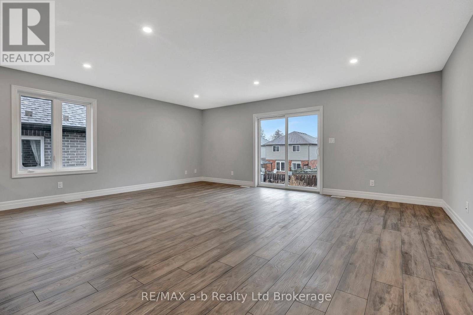 129 Lossing Drive, Norwich, Ontario  N0J 1P0 - Photo 6 - X12351574