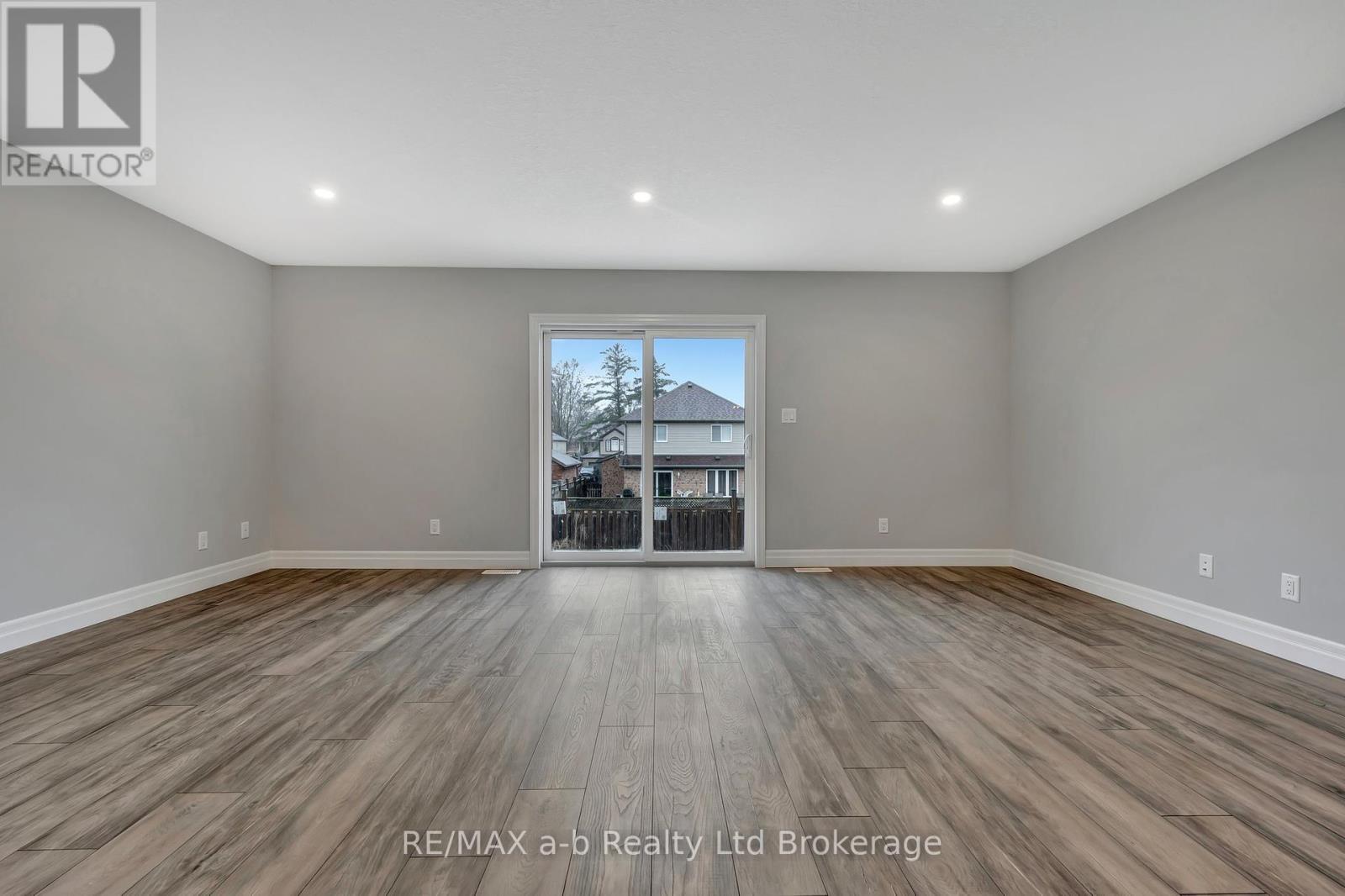 129 Lossing Drive, Norwich, Ontario  N0J 1P0 - Photo 7 - X12351574