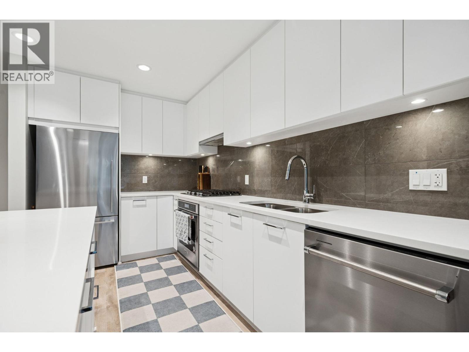 321 615 Cottonwood Avenue, Coquitlam, British Columbia  V3J 2S5 - Photo 4 - R3037885