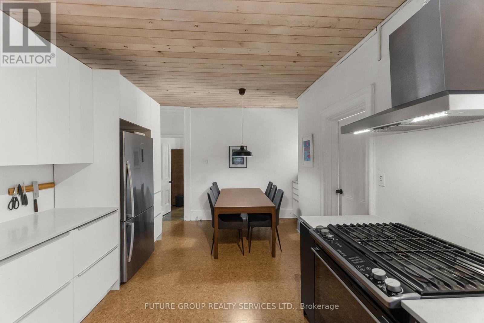 10 Borden Street, Toronto, Ontario  M5S 2M9 - Photo 2 - C12351616