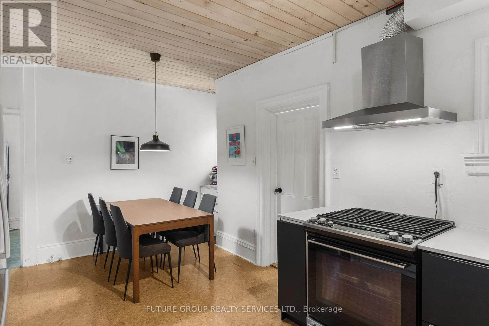 10 Borden Street, Toronto, Ontario  M5S 2M9 - Photo 4 - C12351616