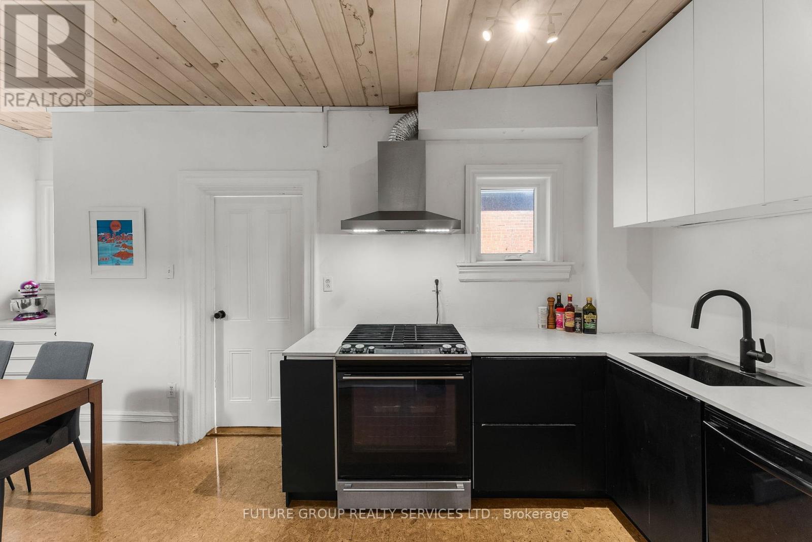 10 Borden Street, Toronto, Ontario  M5S 2M9 - Photo 6 - C12351616