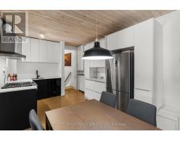10 BORDEN STREET, Toronto, Ontario