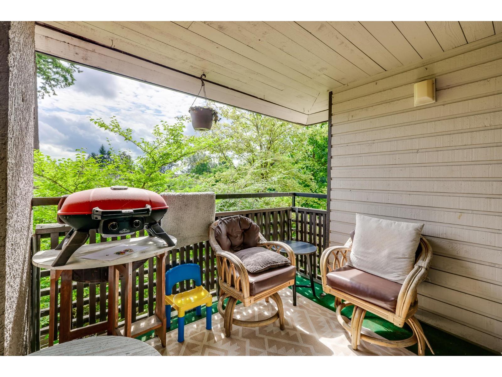 Property at 10582 HOLLY PARK LANE image 4