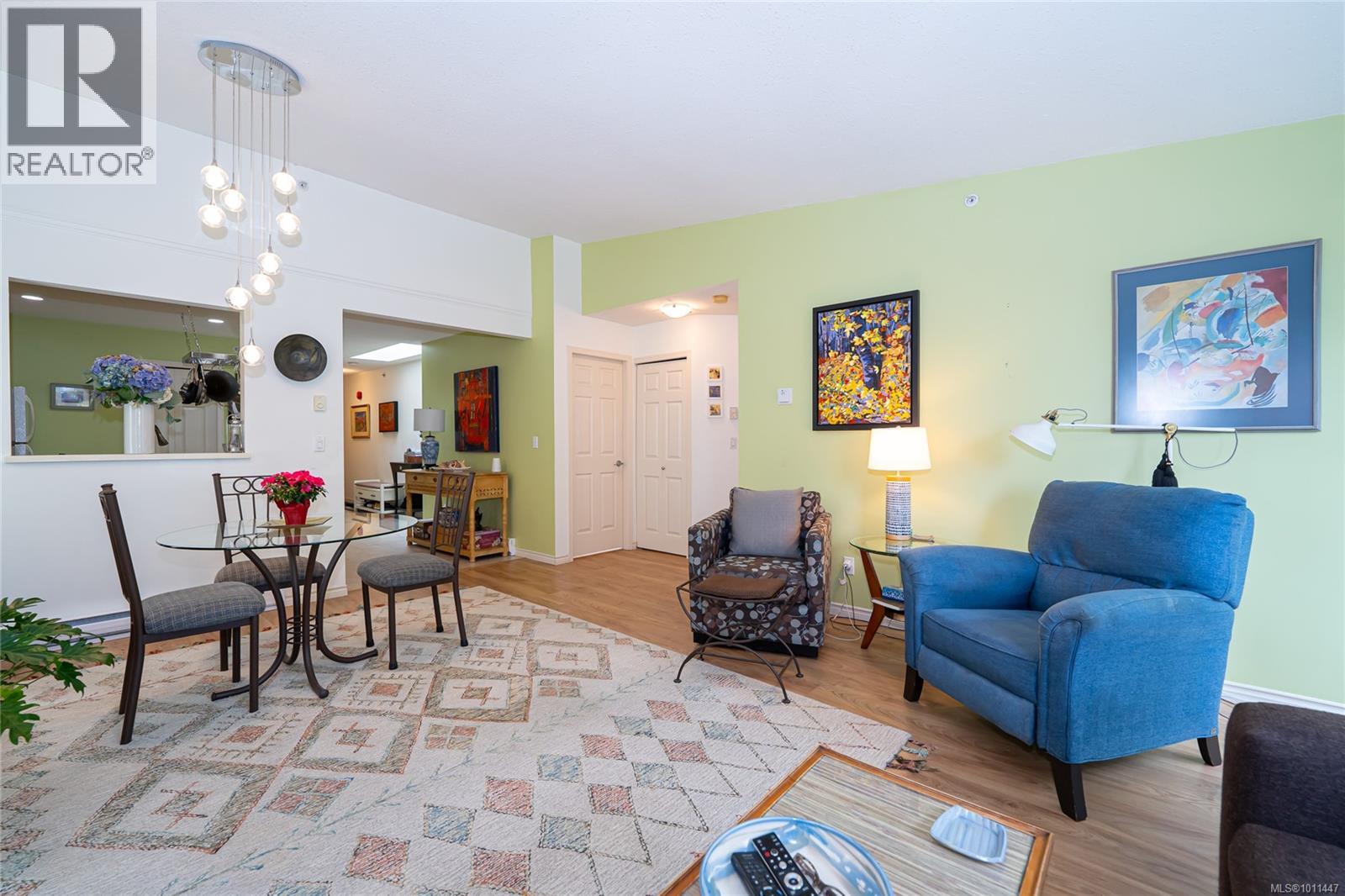 Property at 17 332 Belaire St image 3
