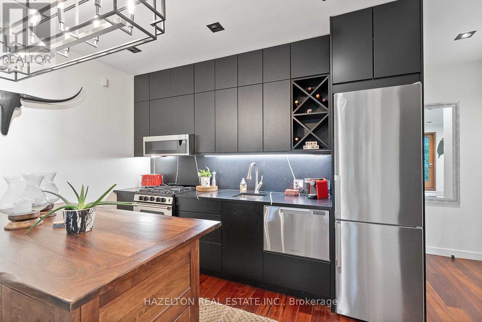 32 Regal Road, Toronto, Ontario  M6H 2J7 - Photo 37 - W12351591