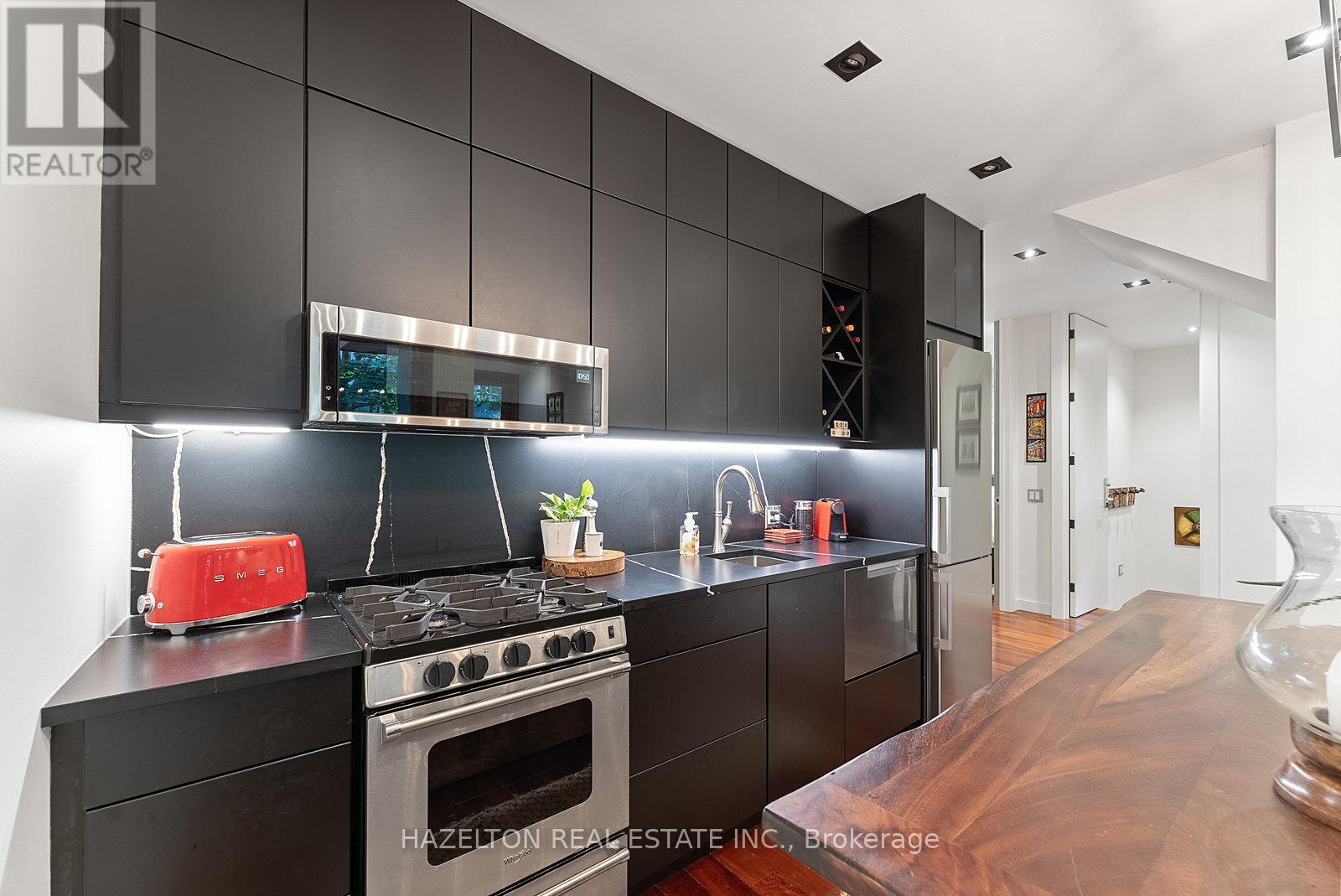 32 Regal Road, Toronto, Ontario  M6H 2J7 - Photo 38 - W12351591